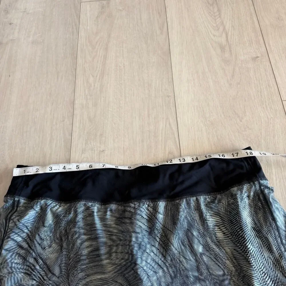 Lululemon women’s skirt short size 14T